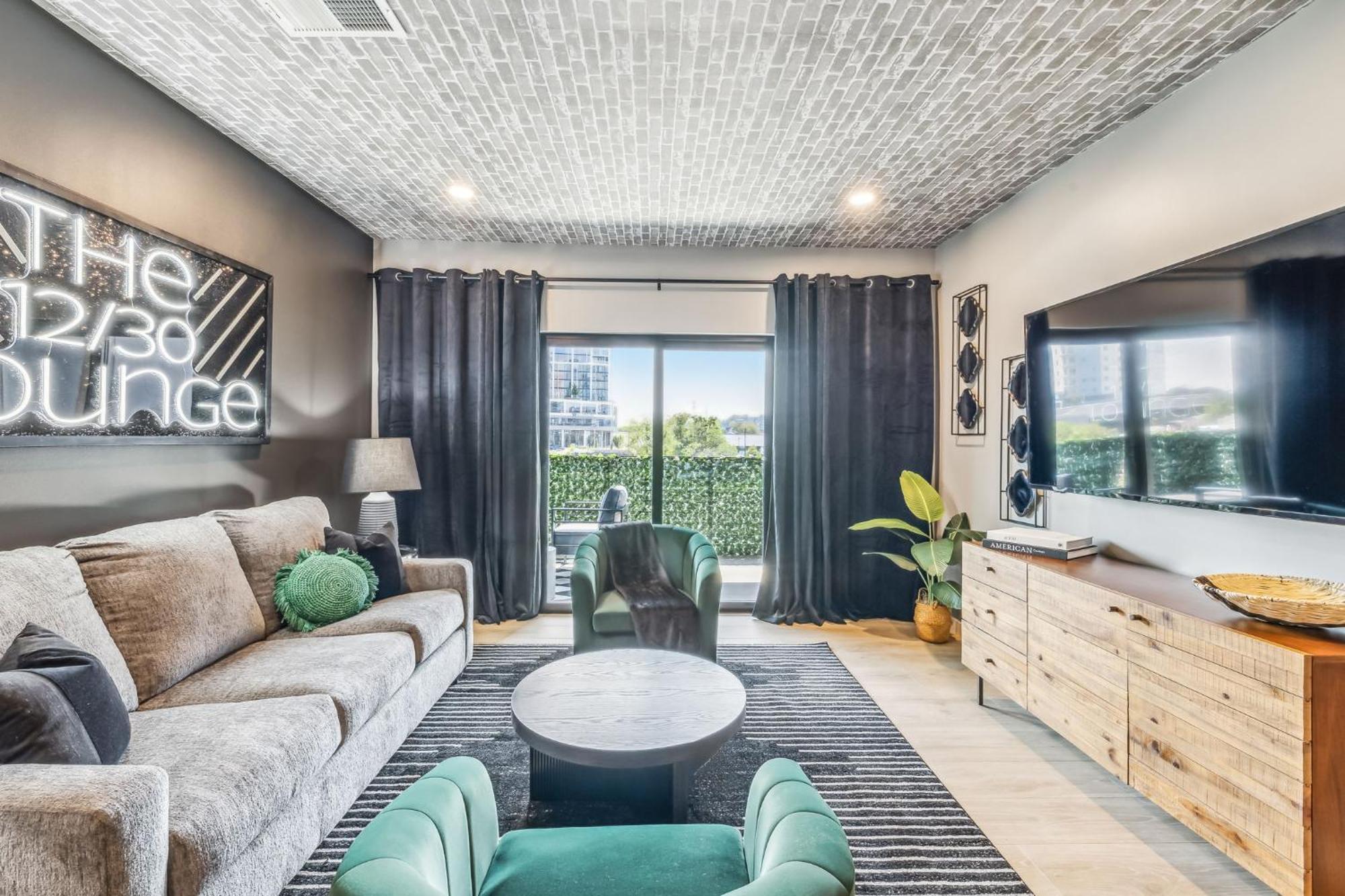 The Twelve Thirty Lounge In Downtown Nashville