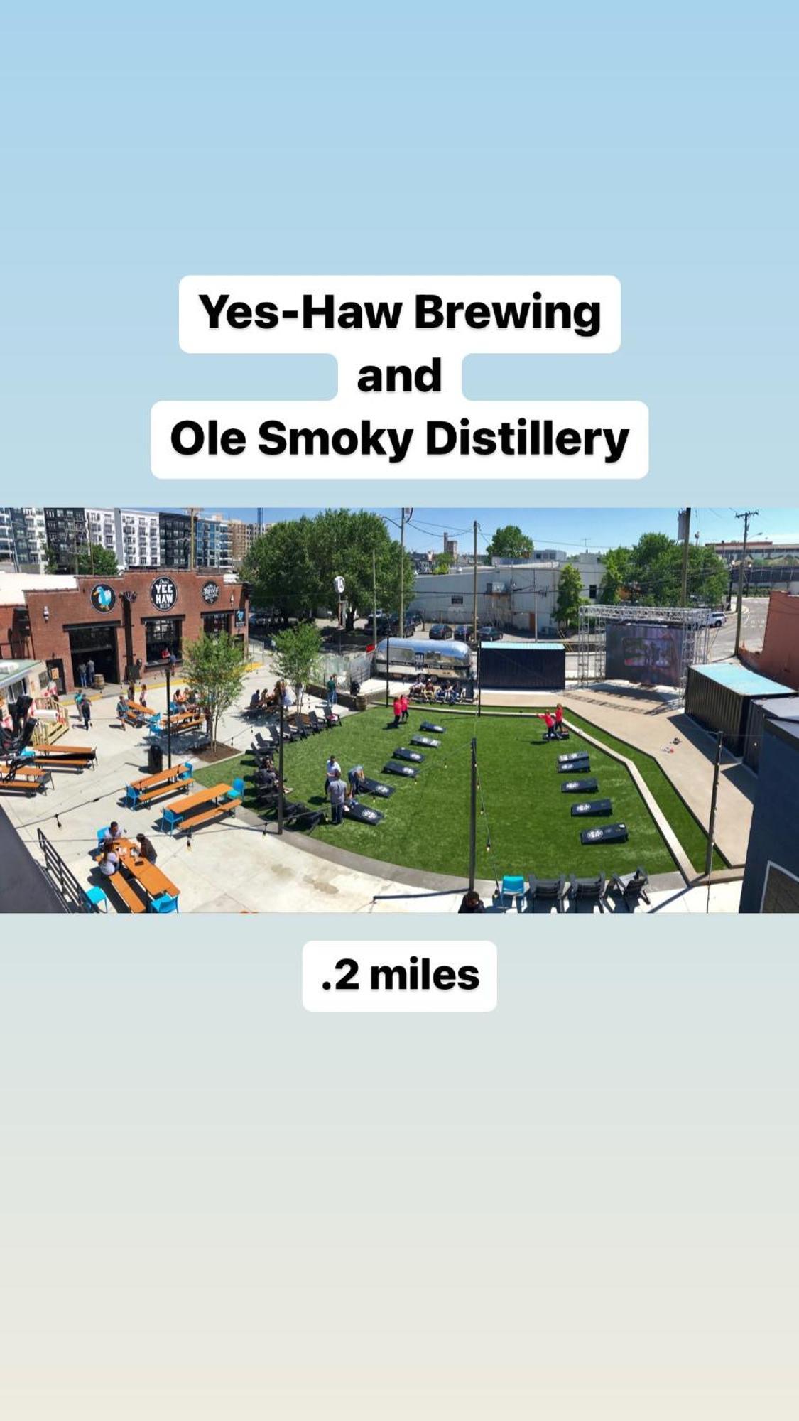 Honky Tonk Hideaway, Walk To Broadway, Pool, Gym And Parking * Nashville