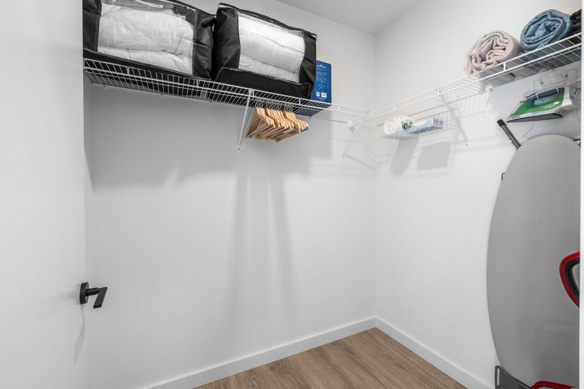 Honky Tonk Hideaway, Walk To Broadway, Pool, Gym And Parking Holiday home Nashville