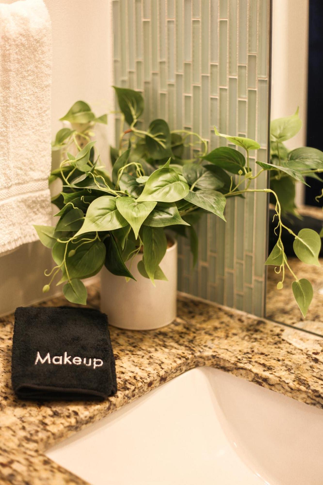 Western World Near Vandy On West End *