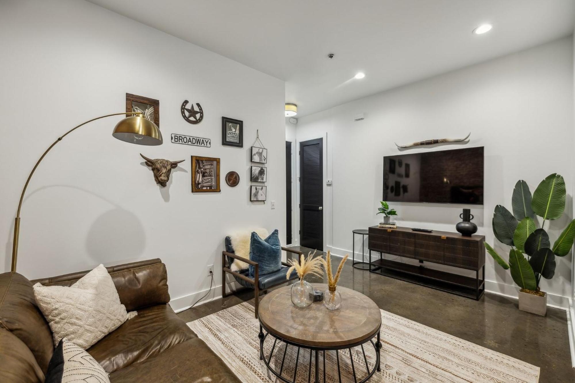 Western World Near Vandy On West End Nashville