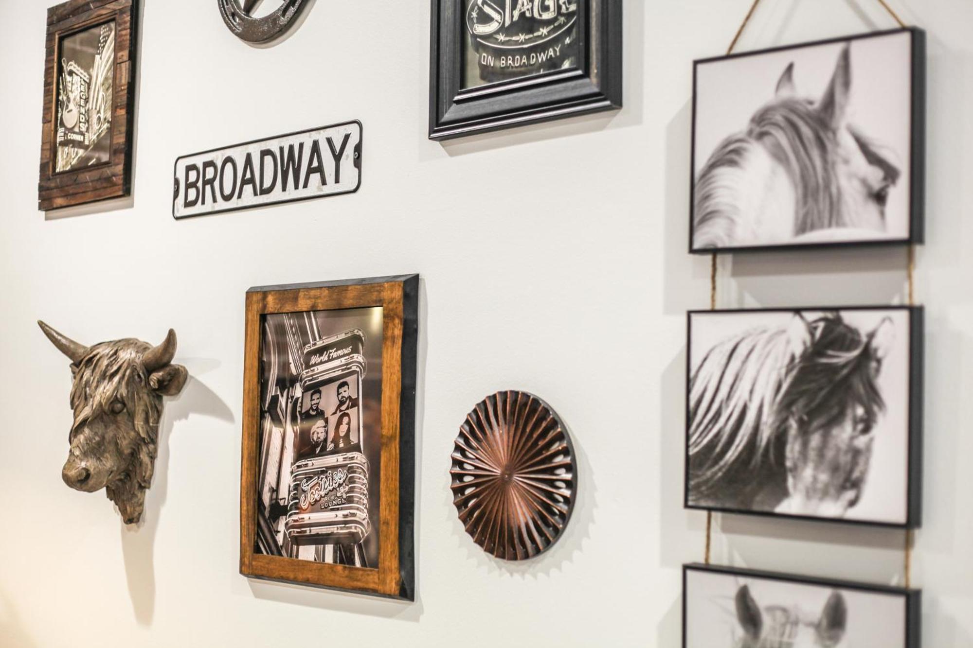 Western World Near Vandy On West End Holiday home