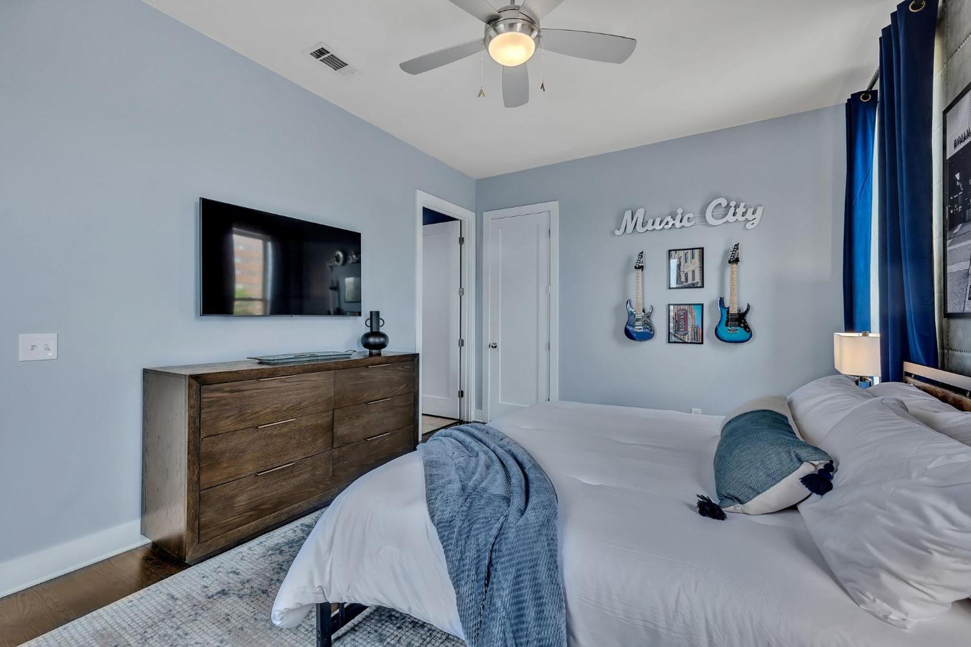 Broadway Blues At Lofts At Vandy West End Holiday home *