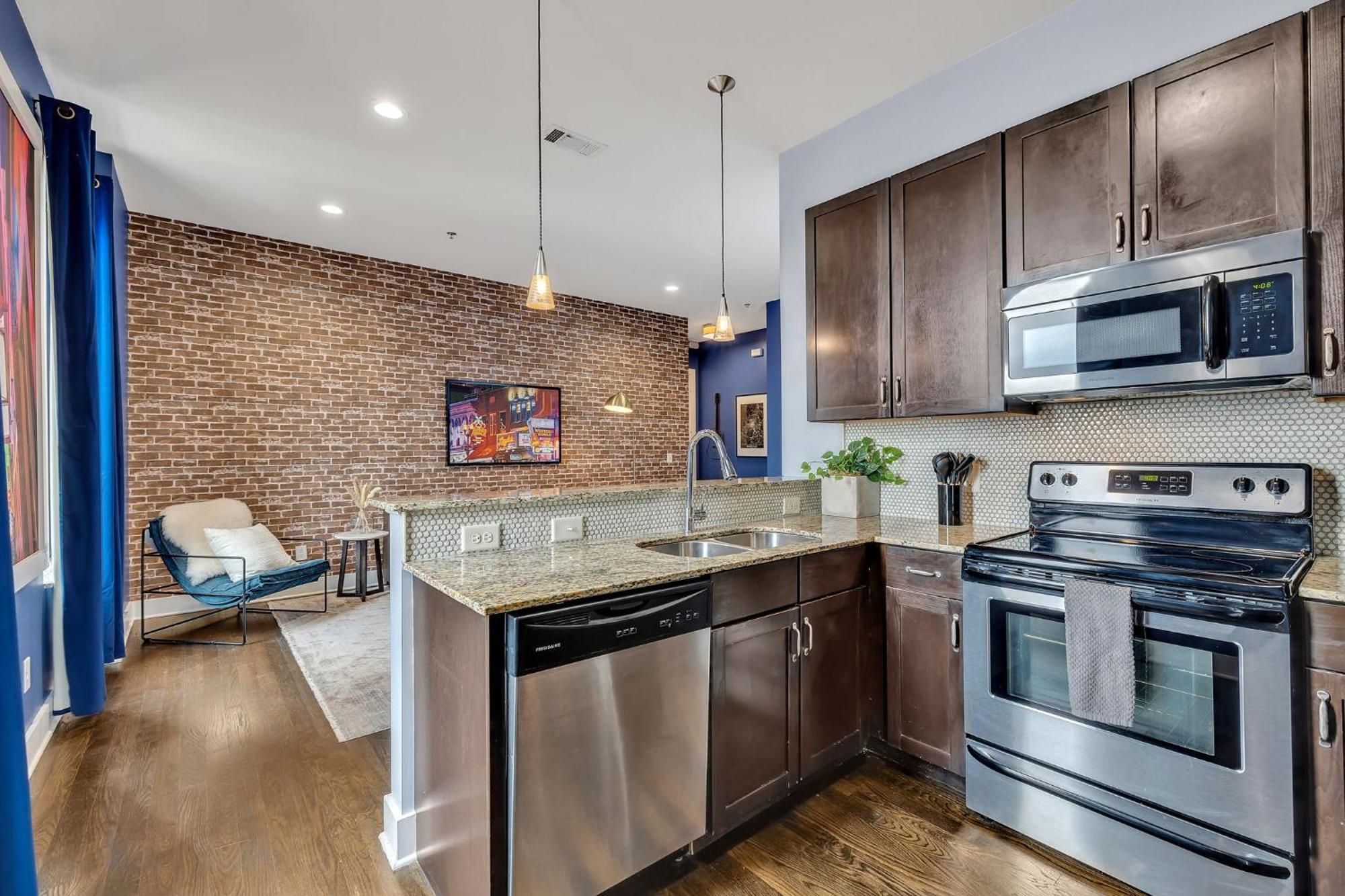 Broadway Blues At Lofts At Vandy West End Holiday home