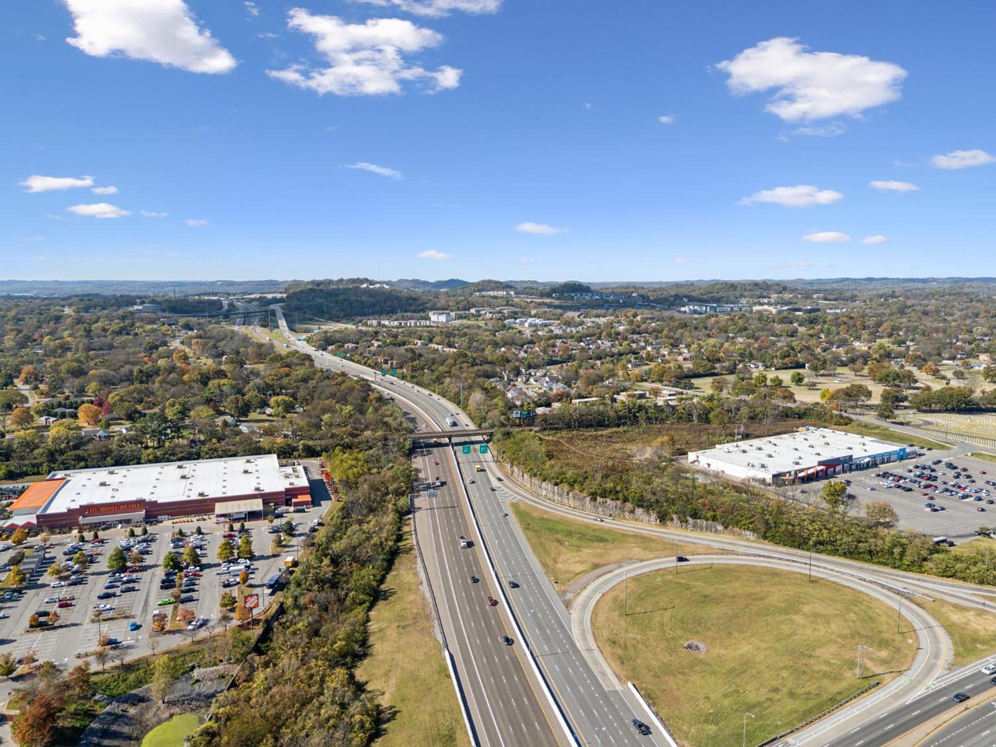 East Nash 13 Mins From Broadway *