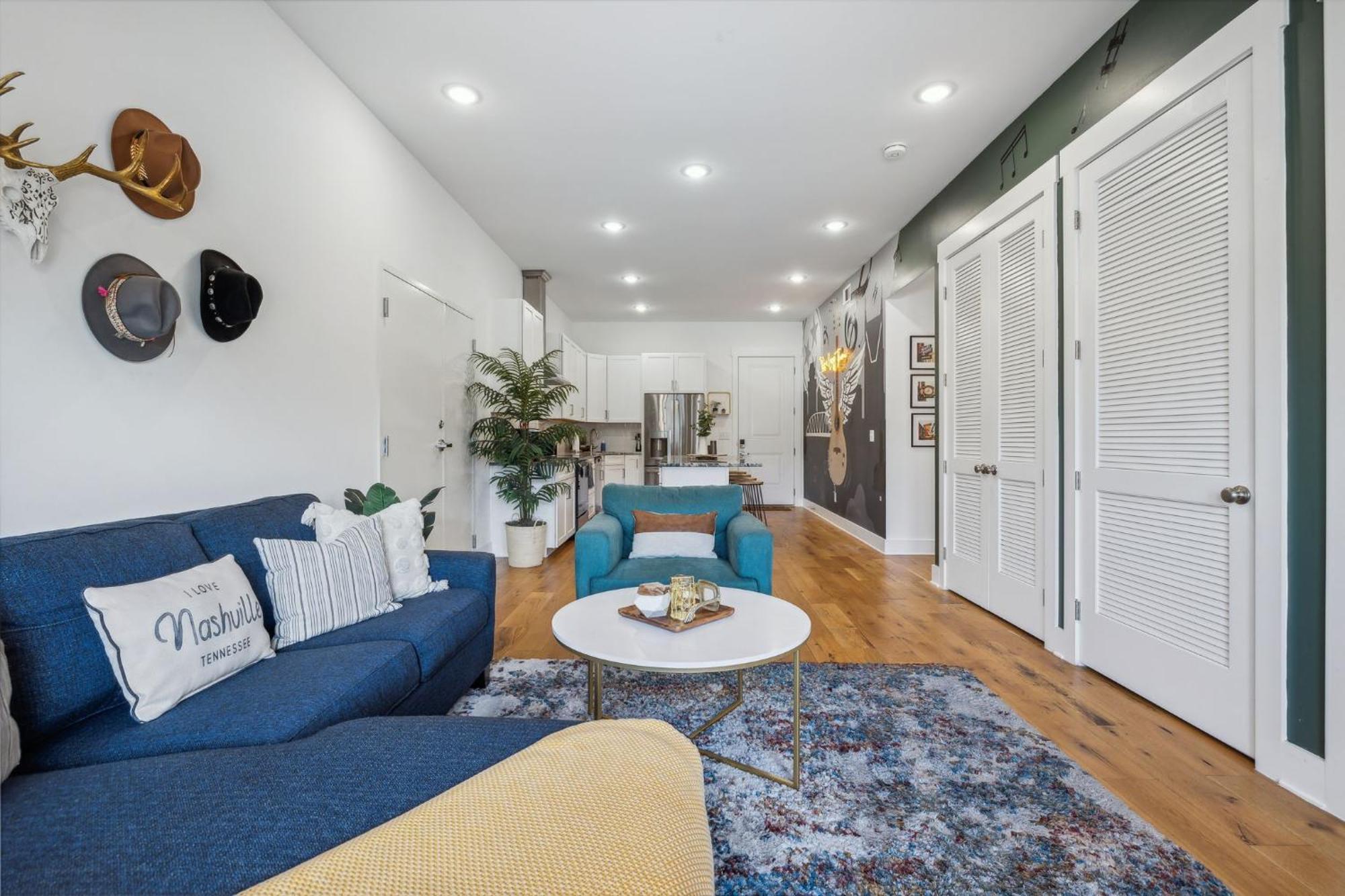 East Nash 13 Mins From Broadway *