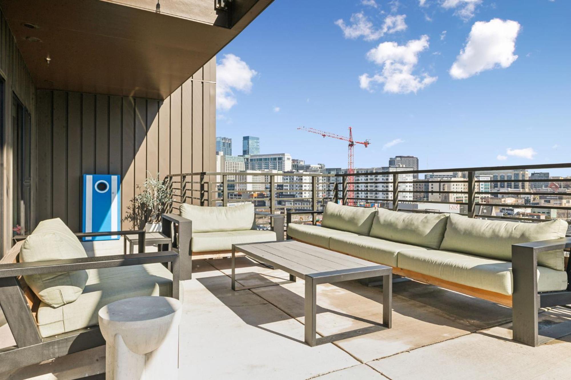 Holiday home Pie Town Emporium Downtown Views Heated Pool Gym Parking *