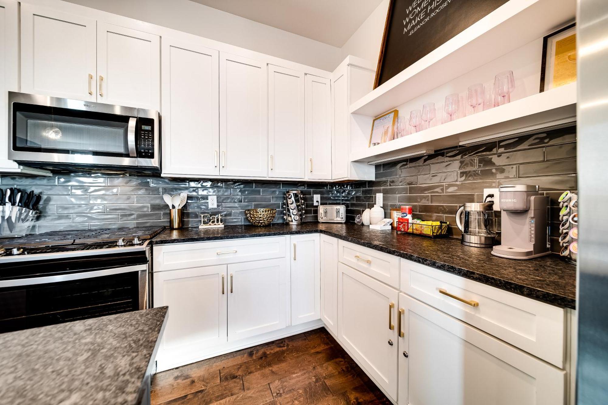 615 Vibe East Getaway 3 Miles To Downtown Holiday home