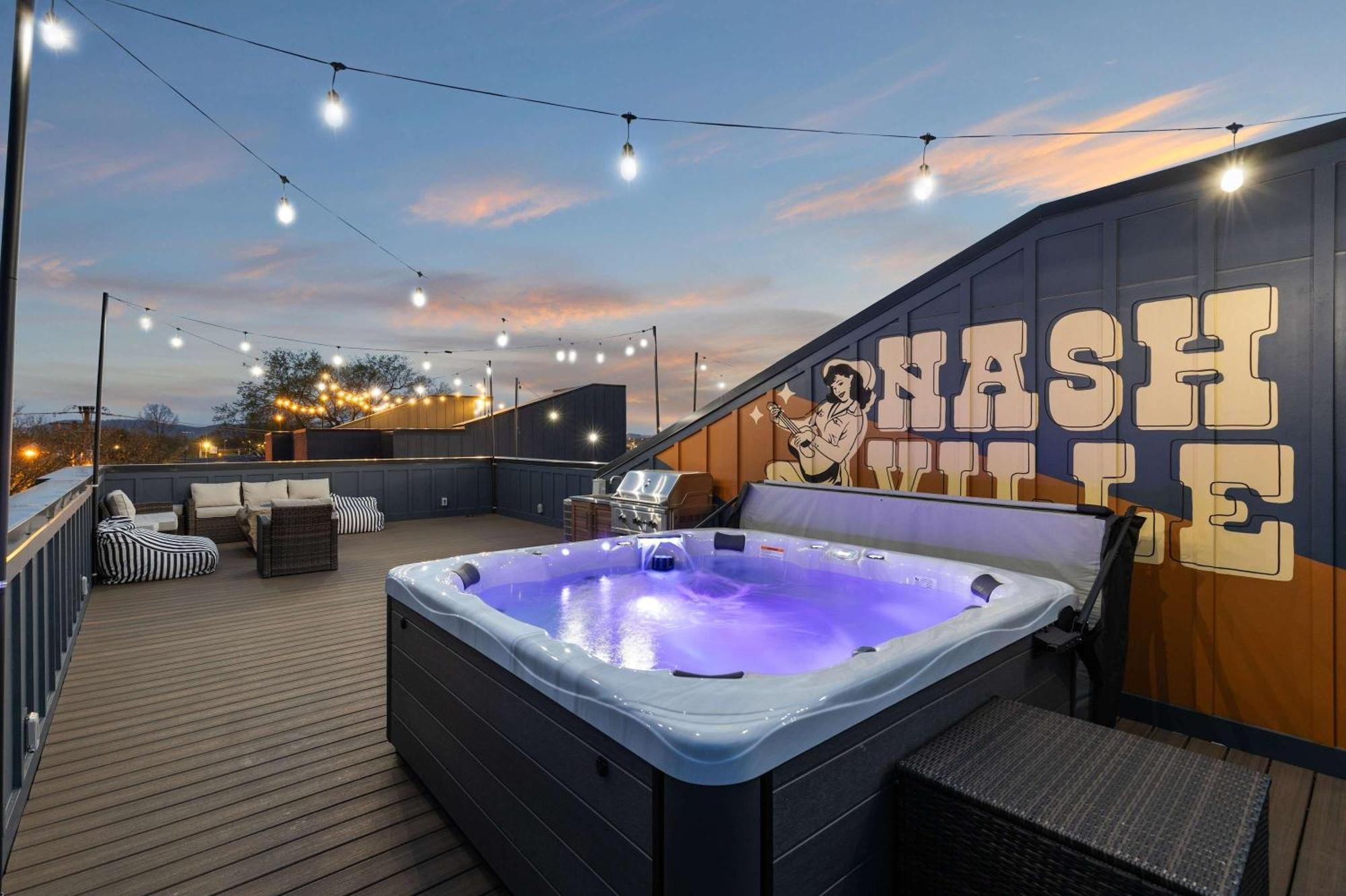 Twin Homes Rooftop Deck Hot Tub Outdoor Kitchen * Nashville
