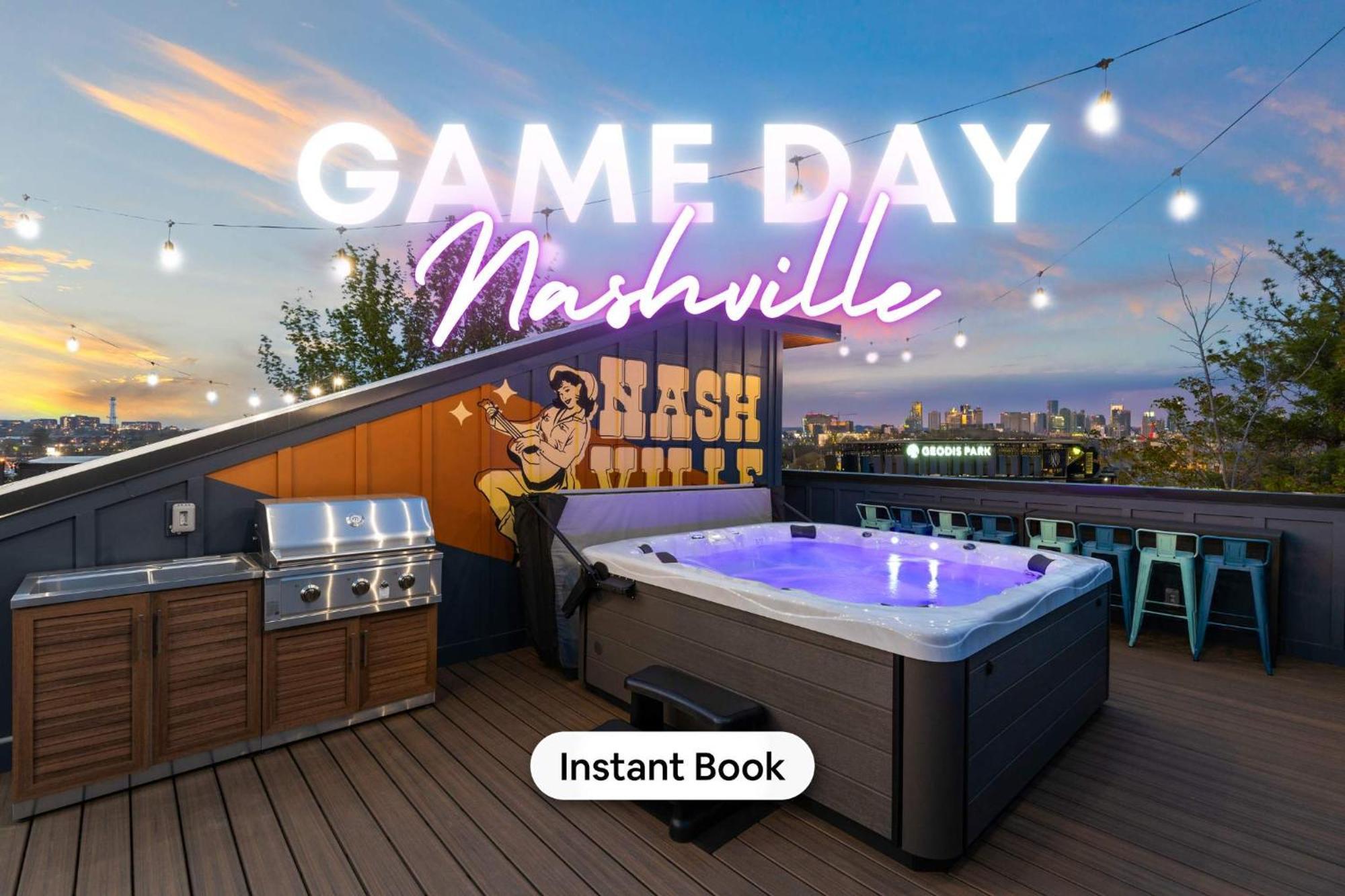 Holiday home Rooftop Deck Hot Tub Game Downtown
