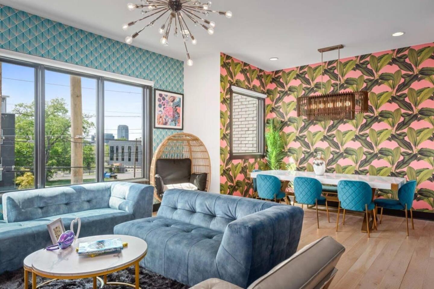 5 Star Stay! Rooftop Hot Tub Walk To Gulch Holiday home