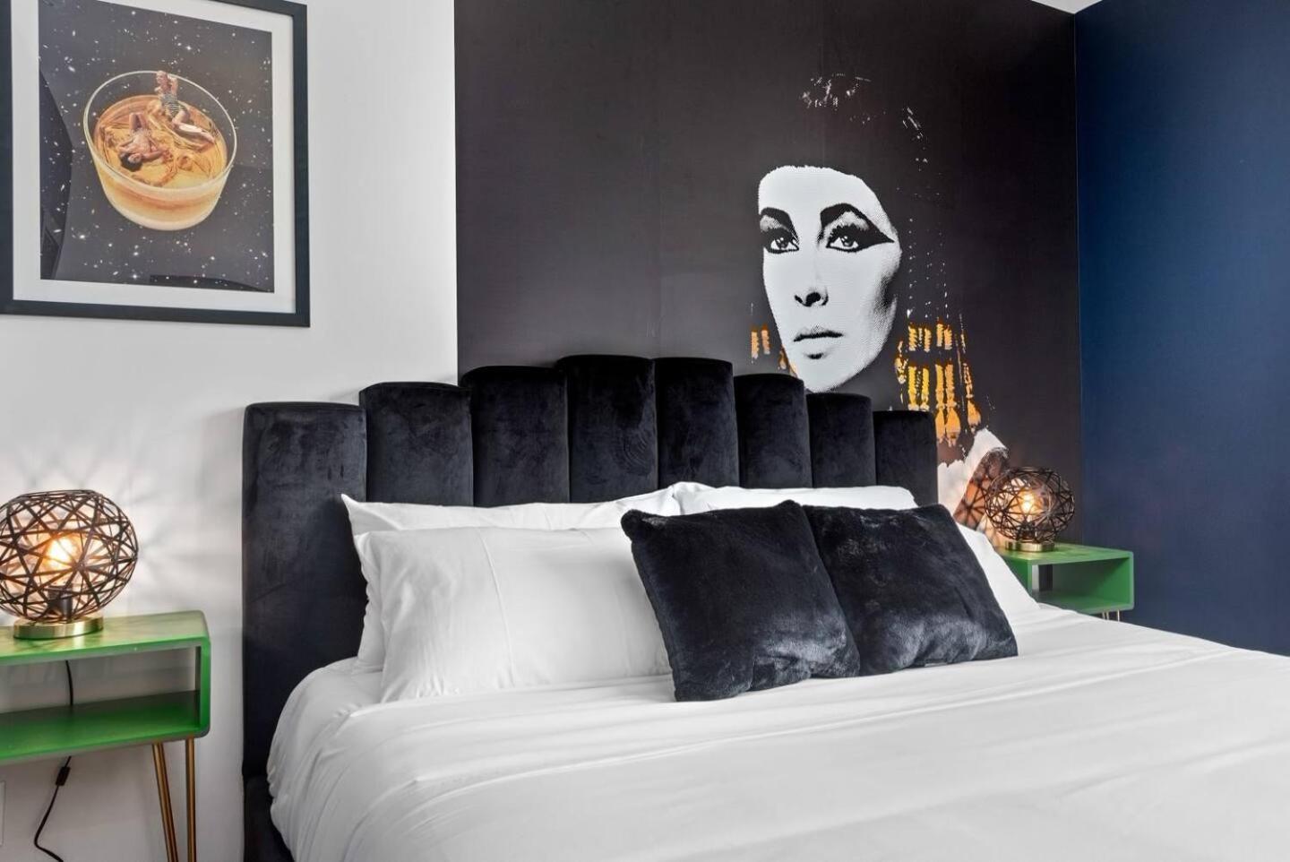 Holiday home 5 Star Stay! Rooftop Hot Tub Walk To Gulch