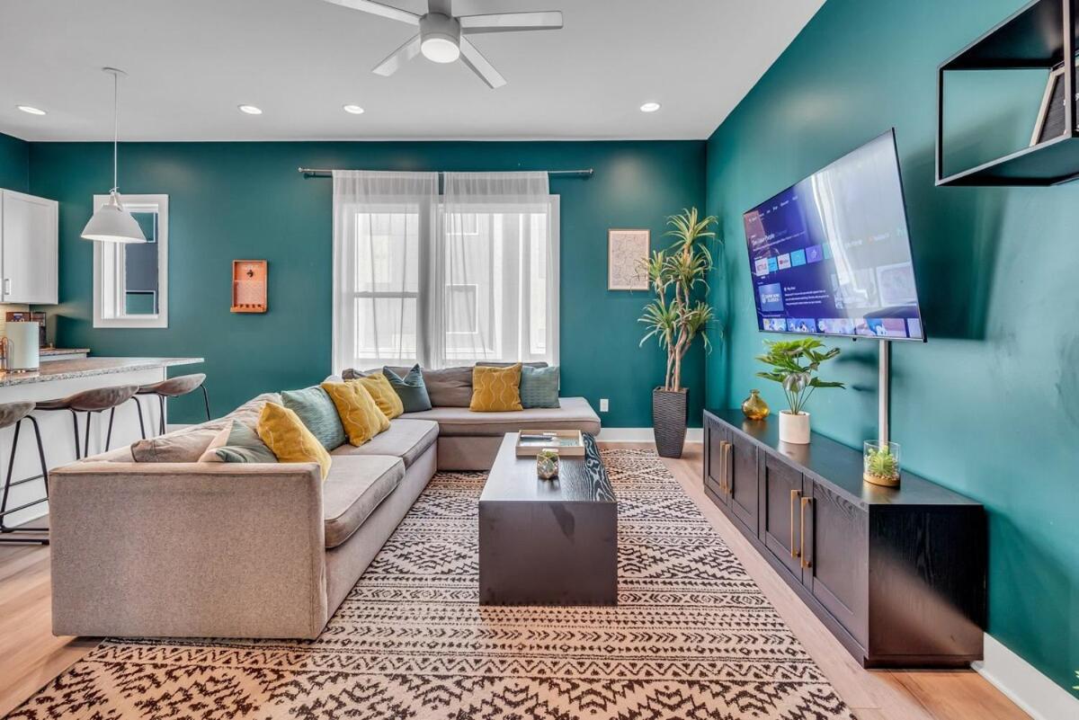 Huge Roof Deck With Games 10 Mins To Broadway *