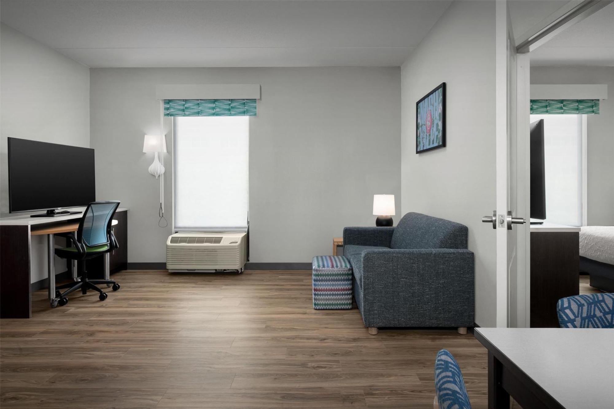 Hotel Home2 Airport 3*