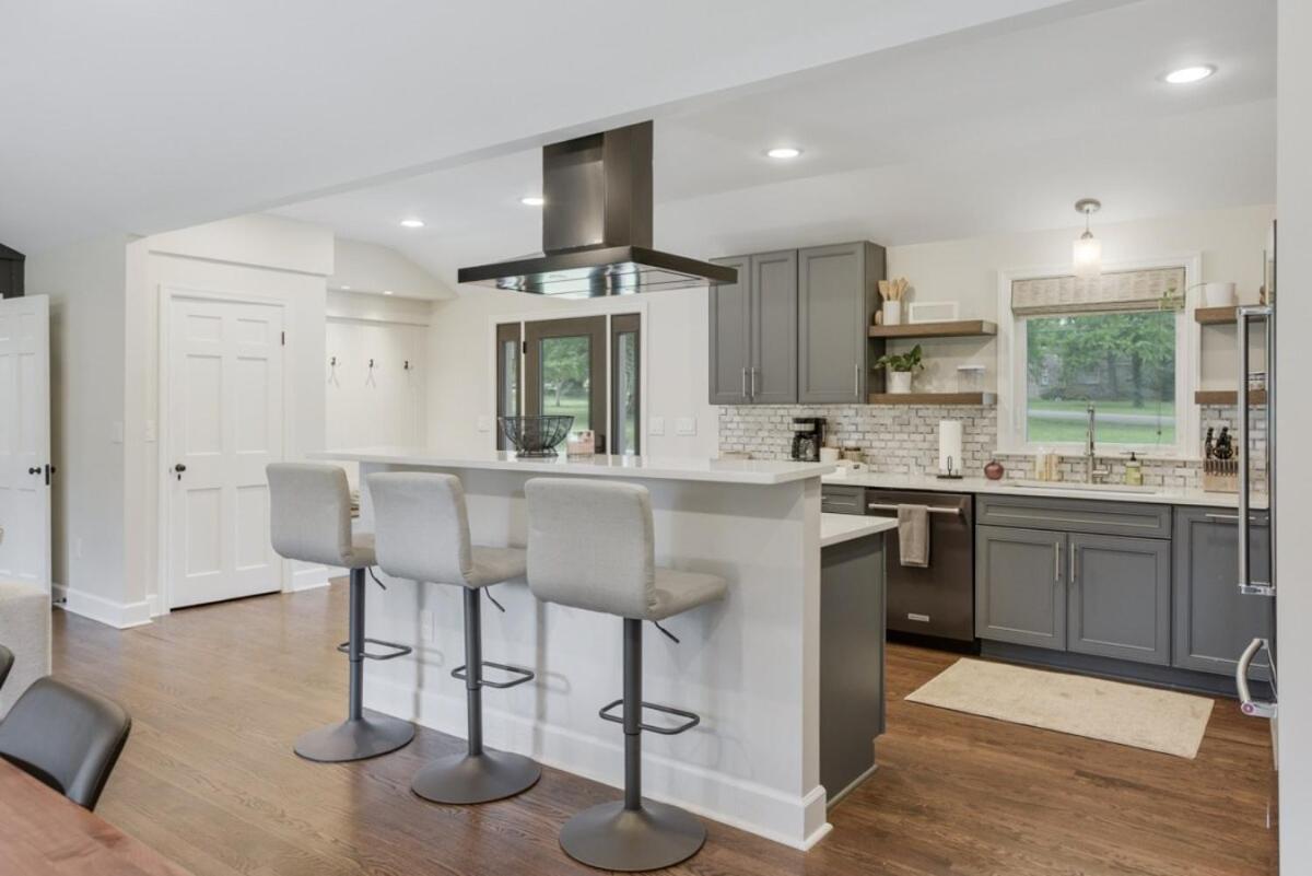 Modern Music Oasis Sauna & Spacious Yard *