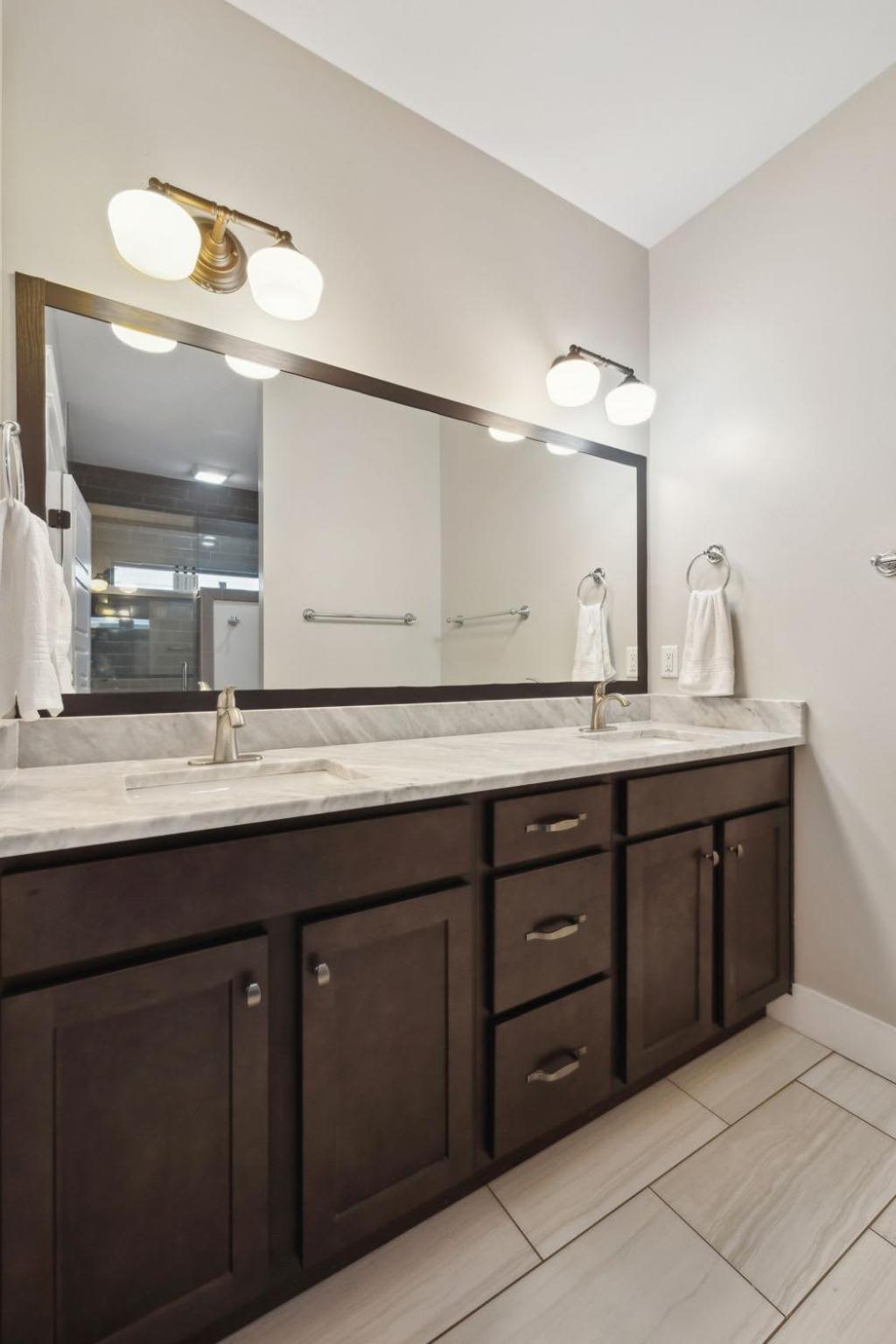 Apartment Spacious Retreat Mins To Broadway & East Nashville