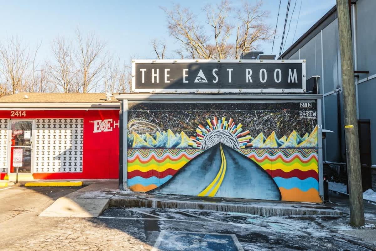 East Getaway - Walk To Parks Golf & Music Spots Holiday home *