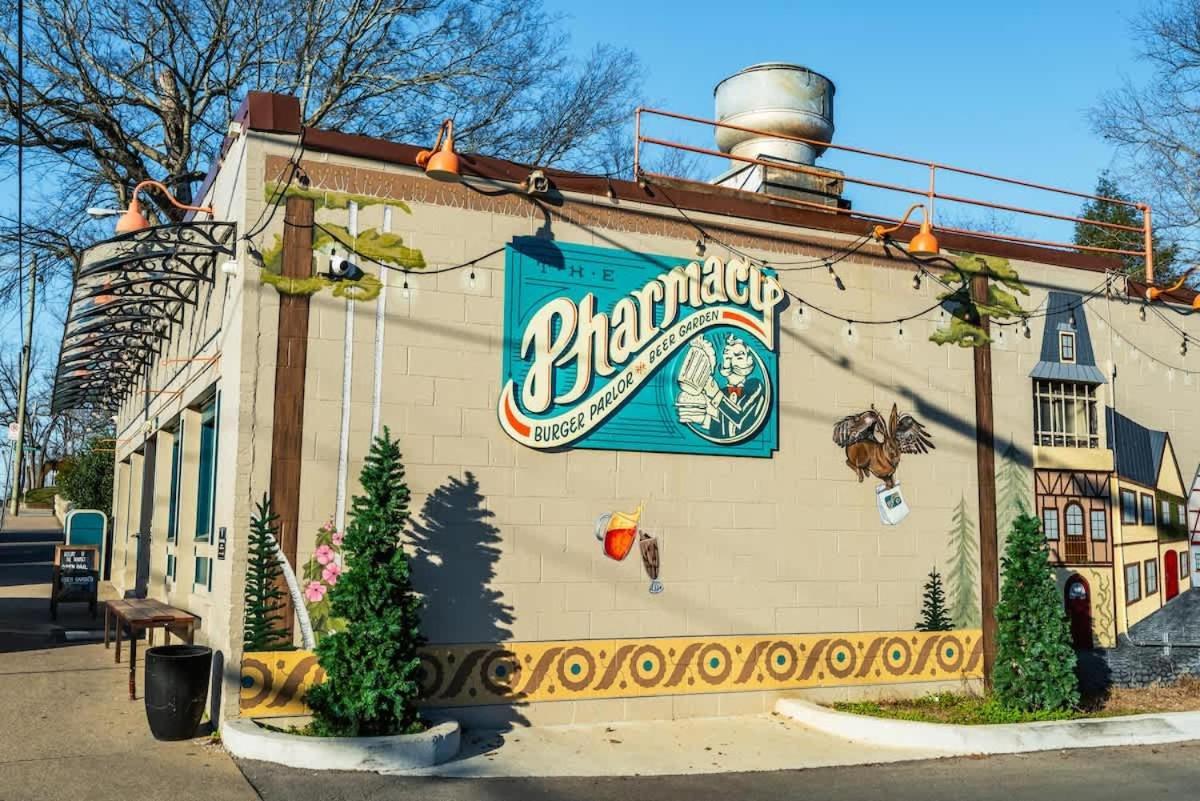 Holiday home East Getaway - Walk To Parks Golf & Music Spots *