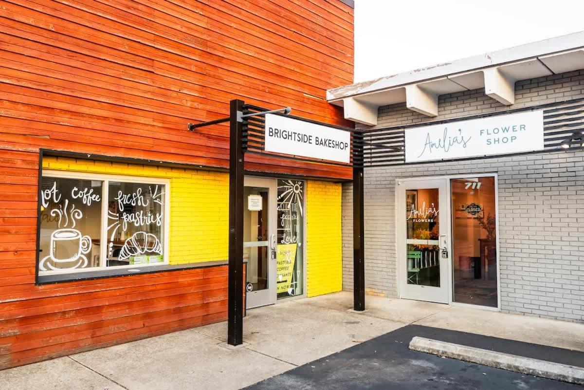 East Getaway - Walk To Parks Golf & Music Spots Holiday home *