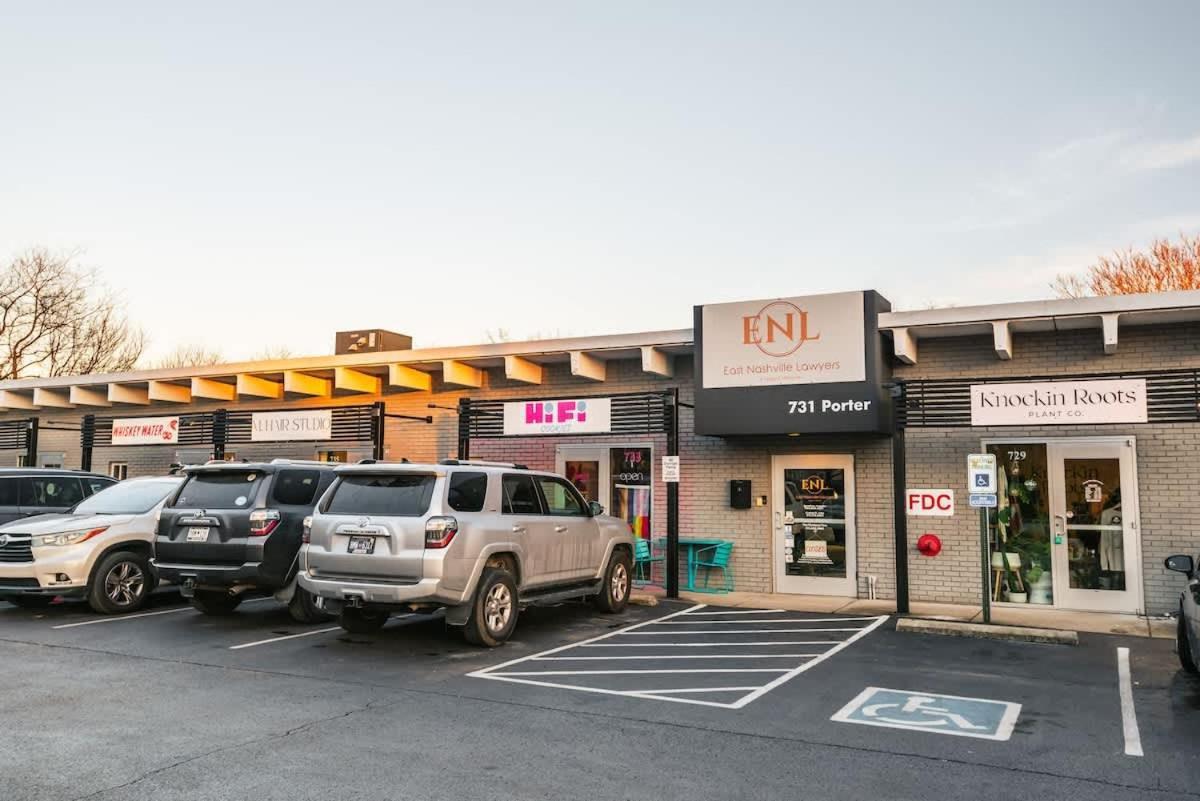 East Getaway - Walk To Parks Golf & Music Spots Holiday home