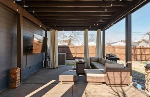 Holiday home Lucky Bachelor 5 Min To Broadway With Hot Tub