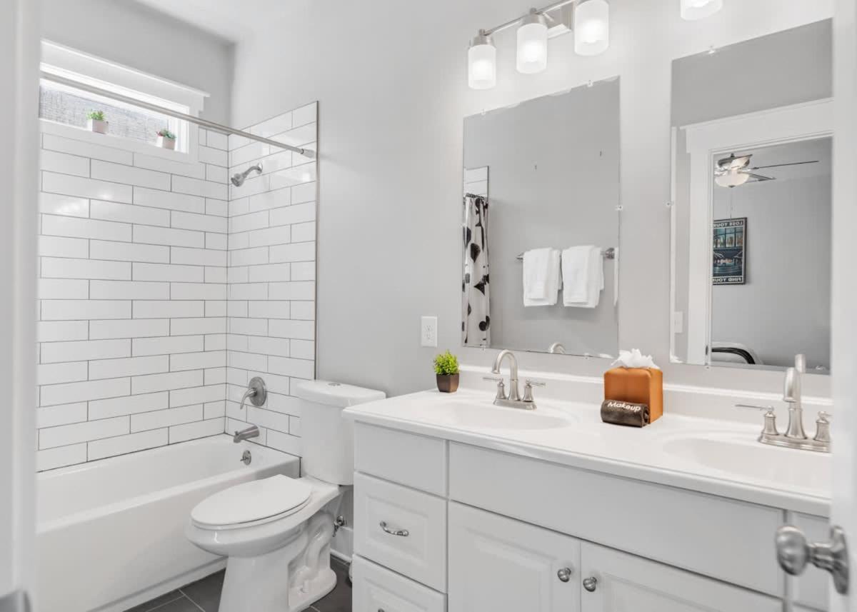 Holiday home Lucky Bachelor 5 Min To Broadway With Hot Tub Nashville