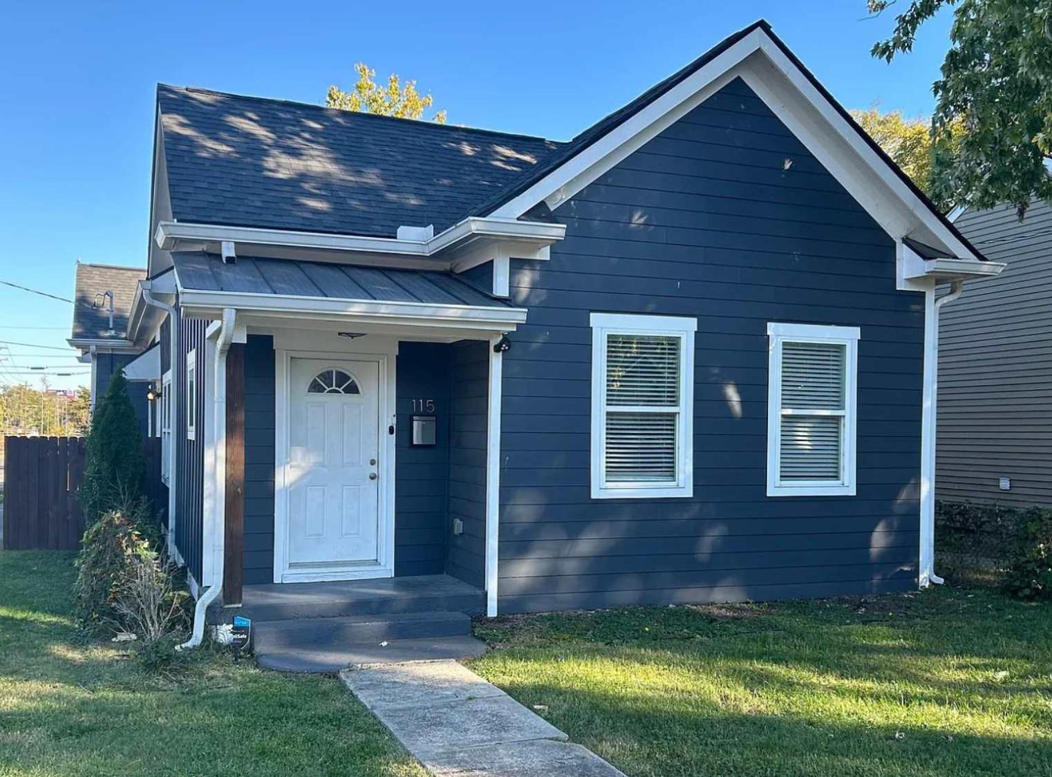 Lucky Bachelor 5 Min To Broadway With Hot Tub