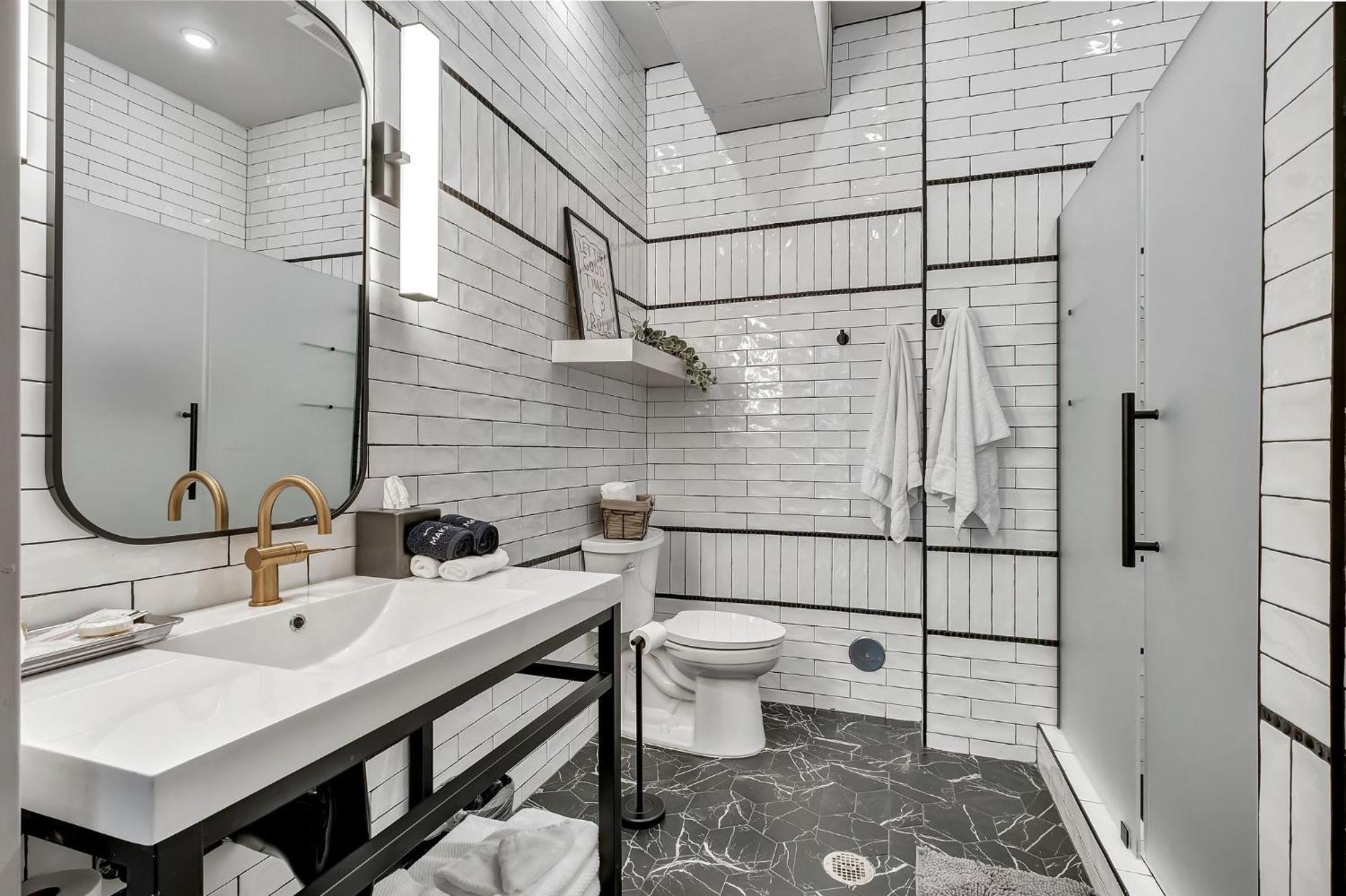 Apartment B 4br By Maddox