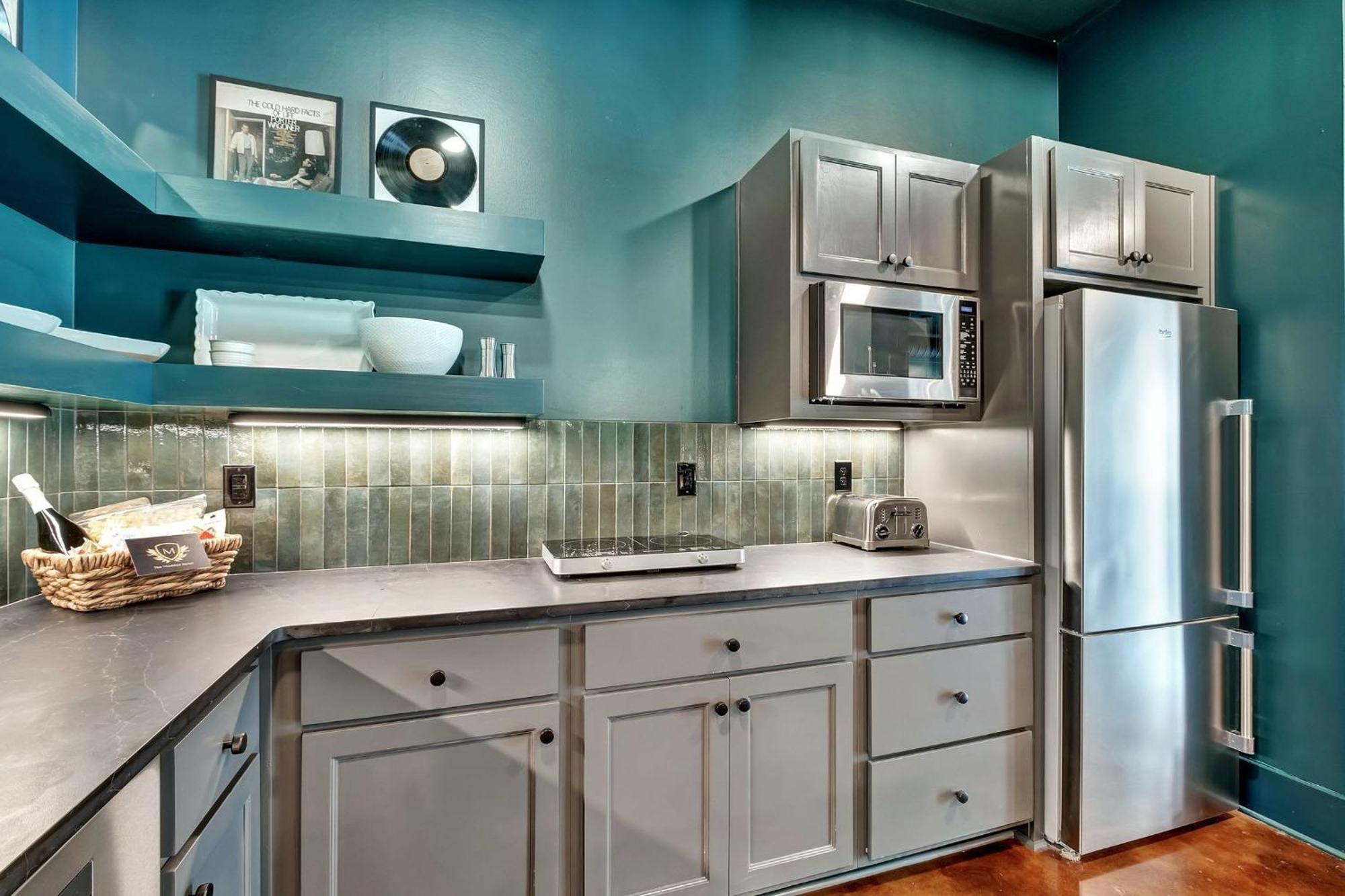 B 4br By Maddox Apartment