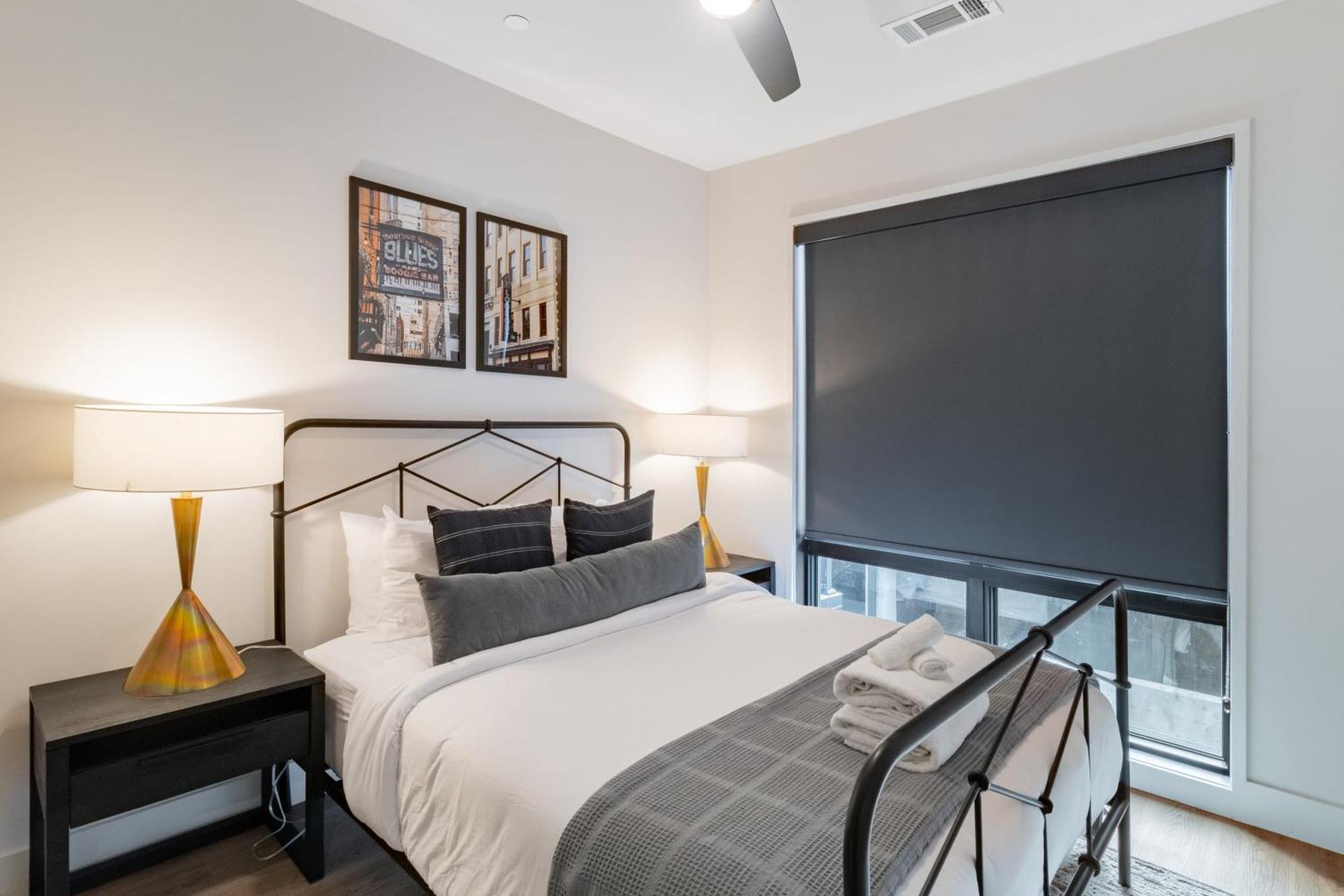 Sleeps 24 4 Modern Midtown W Gym Pool Walkable To Shops Eats *