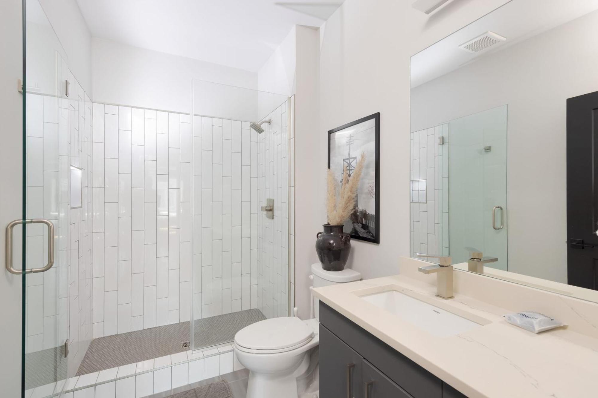 Holiday home Sleeps 24 4 Modern Midtown W Gym Pool Walkable To Shops Eats Nashville