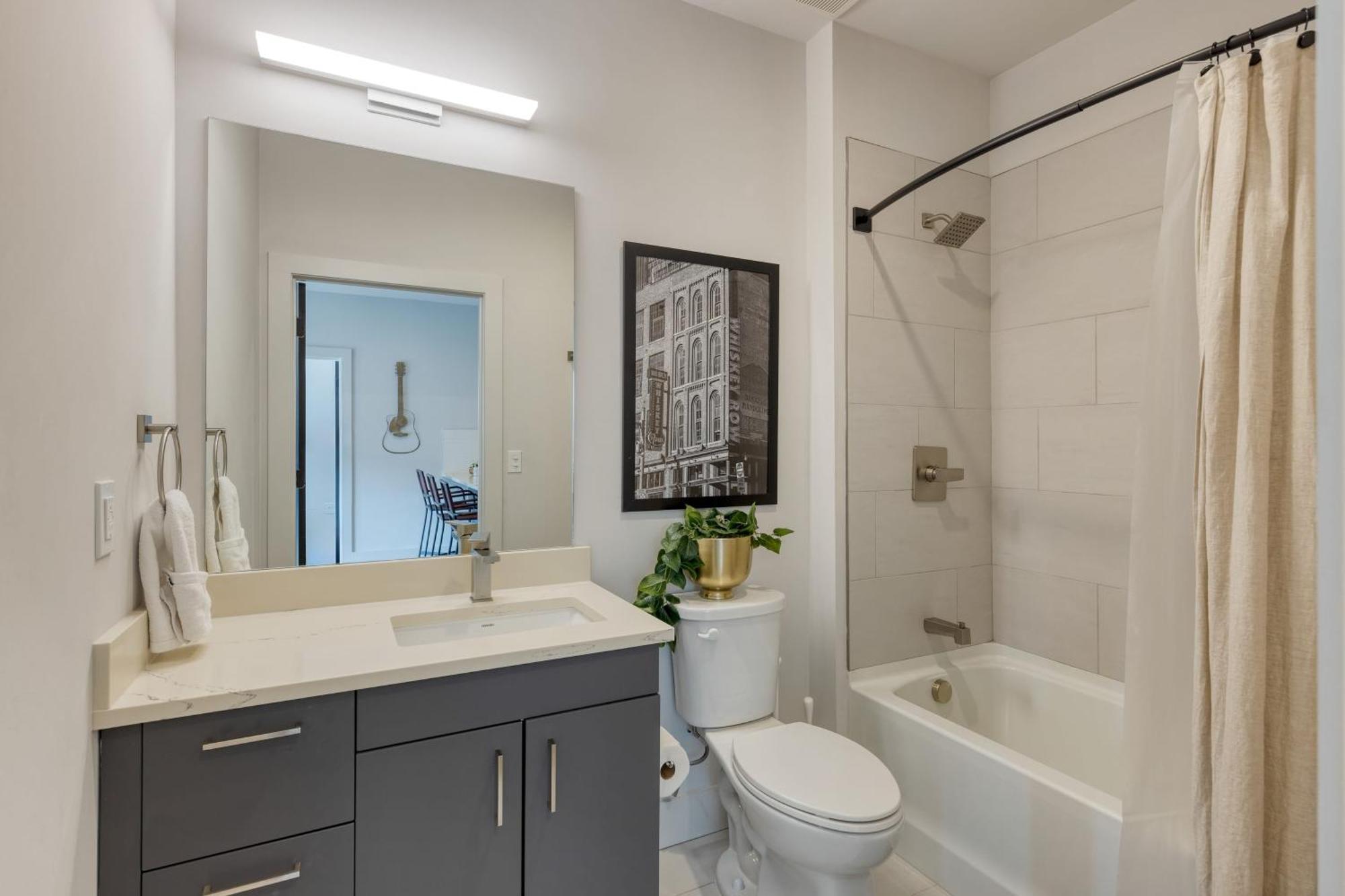 Holiday home Sleeps 24 4 Modern Midtown W Gym Pool Walkable To Shops Eats
