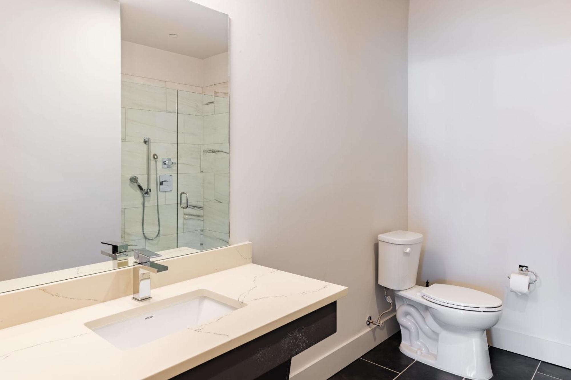 Sleeps 24 4 Modern Midtown W Gym Pool Walkable To Shops Eats