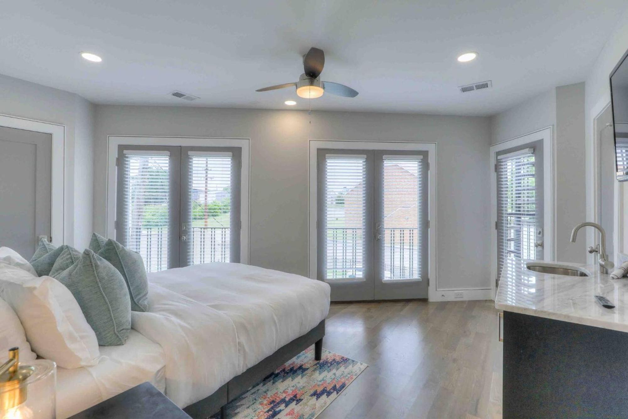 5 Min To Broadway+walkable+private Rooftop *