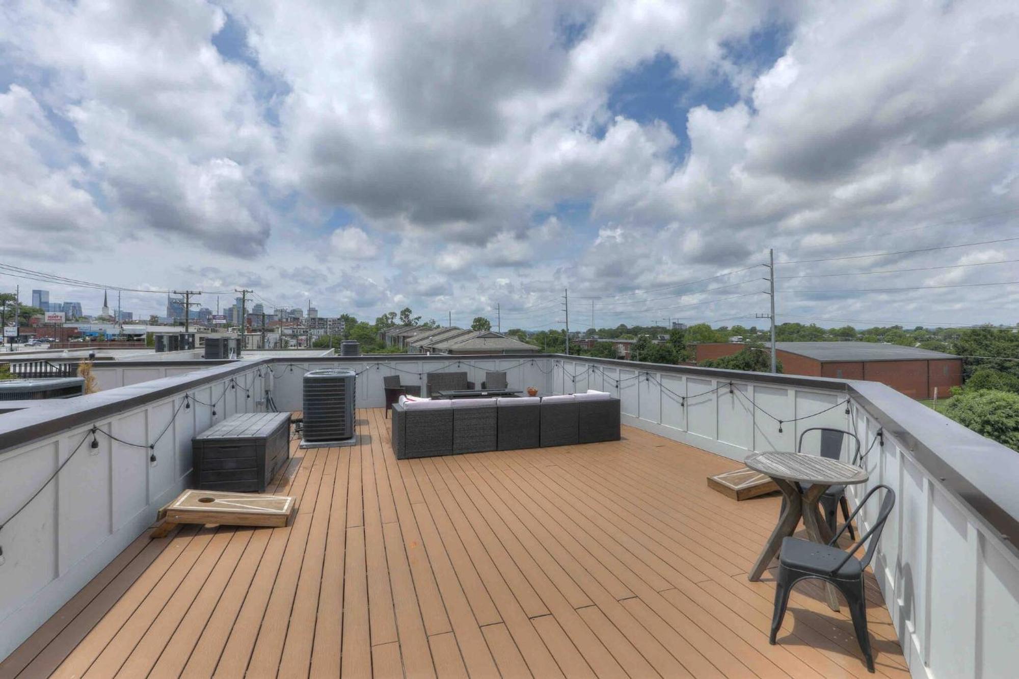 Holiday home 5 Min To Broadway+walkable+private Rooftop Nashville