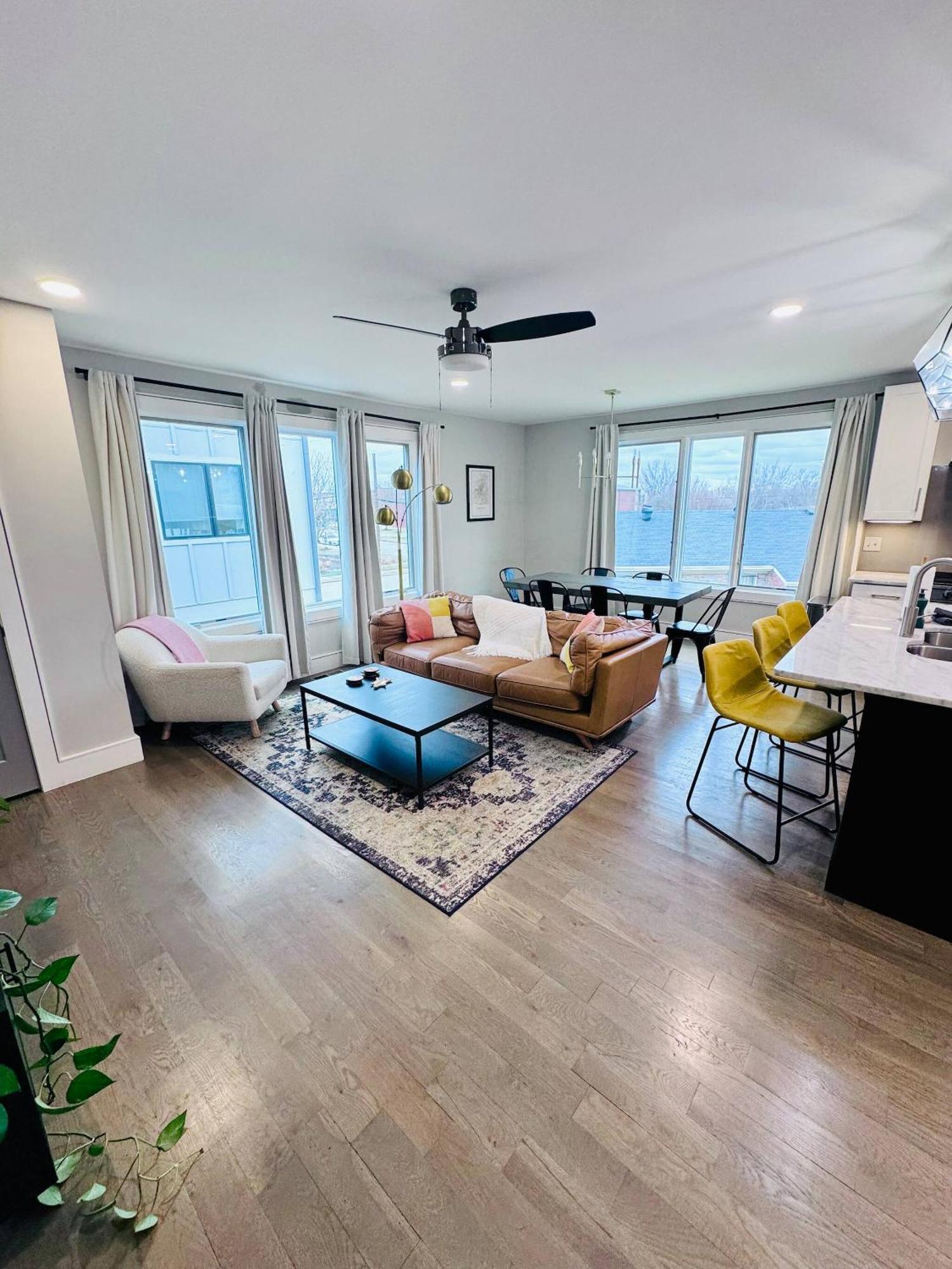 5 Min To Broadway+walkable+private Rooftop
