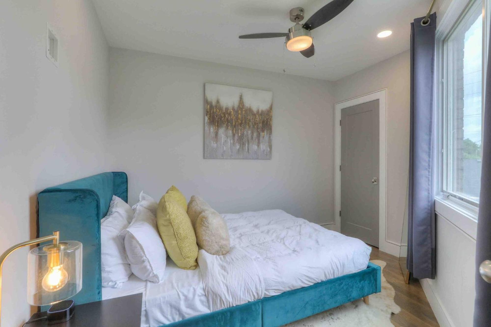 5 Min To Broadway+walkable+private Rooftop