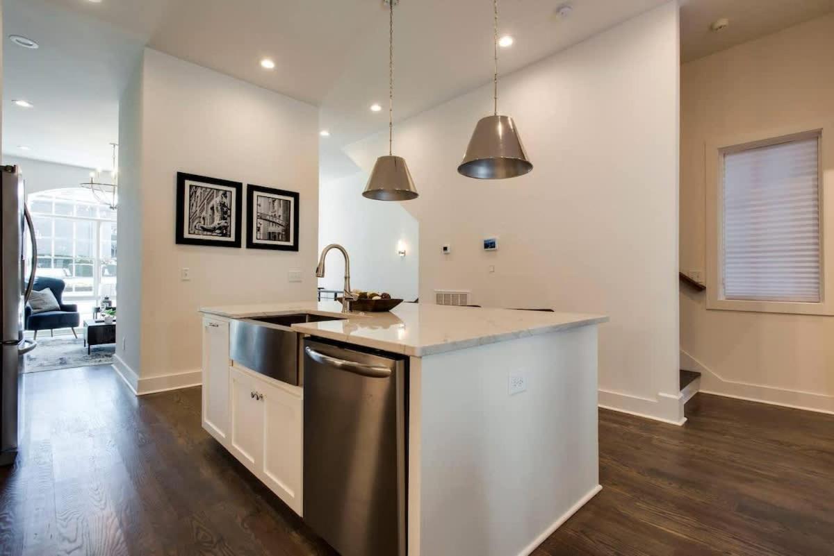 West End Dreams-2 Homes-6 Mins To Broadway Holiday home Nashville