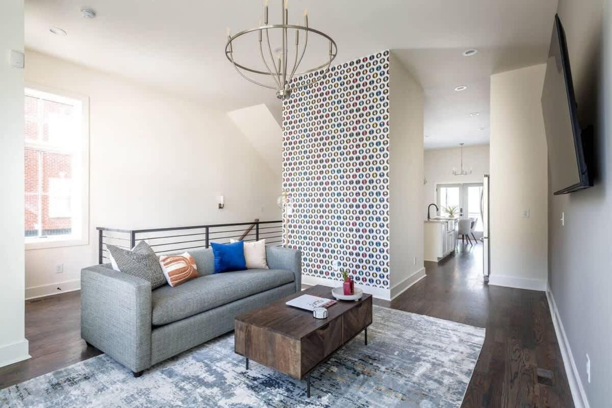 West End Oasis'- 2 Side By Side Homes - Patios Holiday home