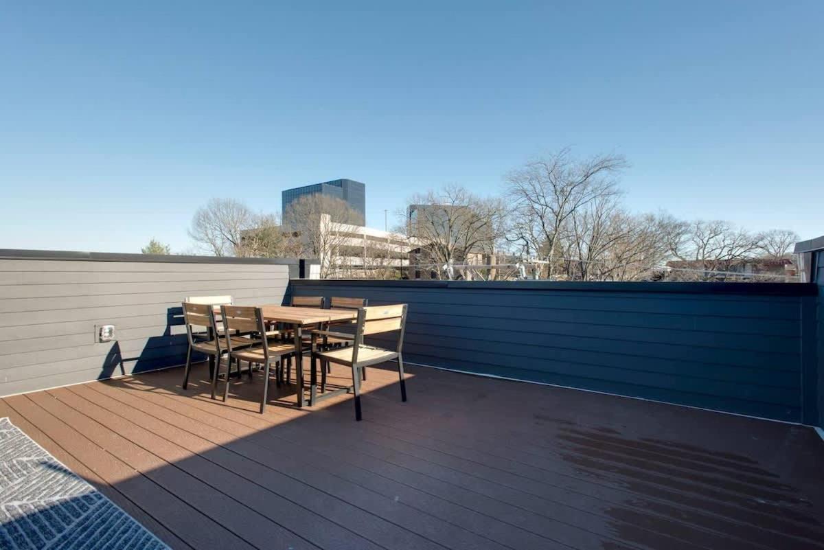 West End Escape - New Build With Rooftop Views Holiday home