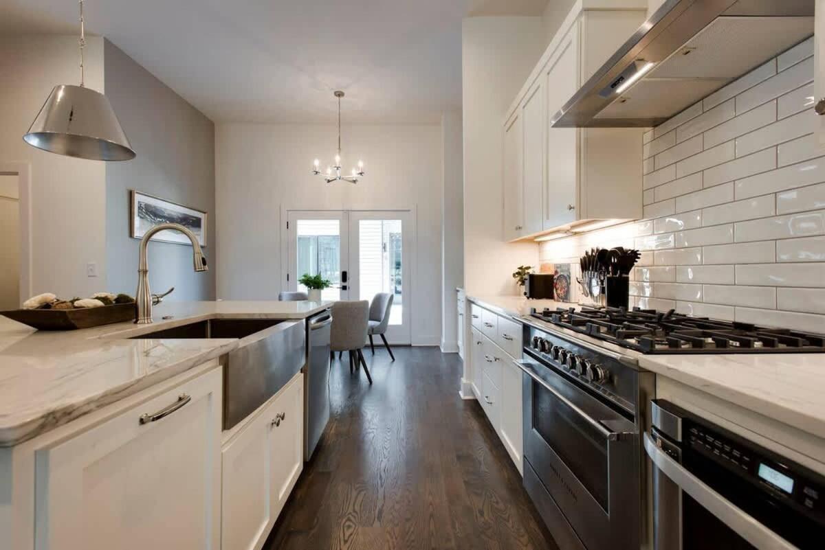 West End Dream-private Balcony-6 Mins To Broadway Holiday home Nashville