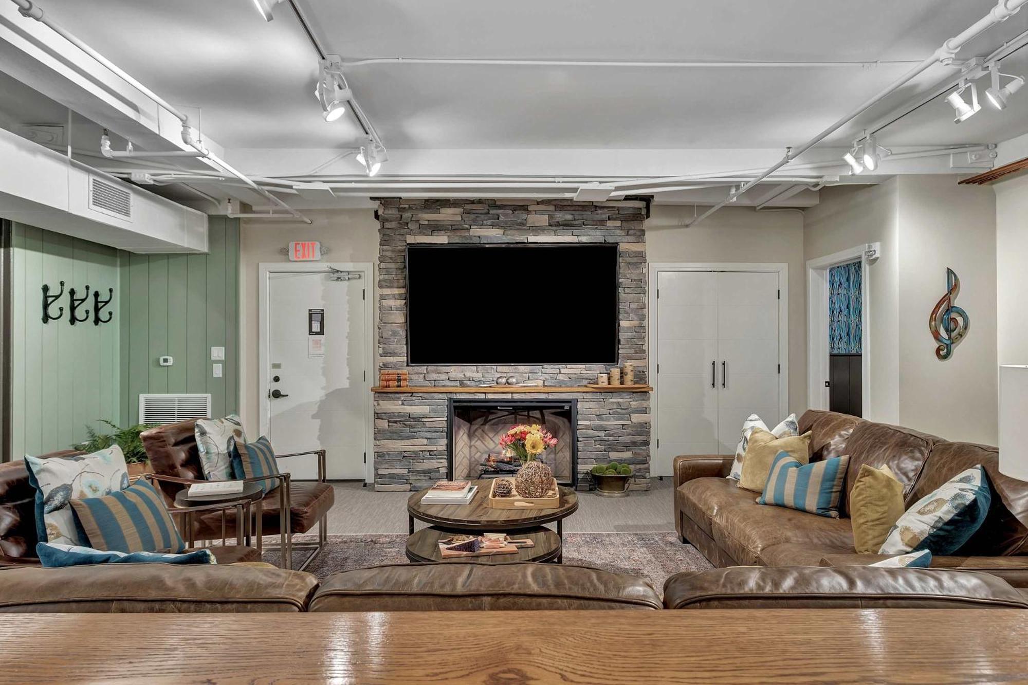Rustic 6br By Maddox Apartment *