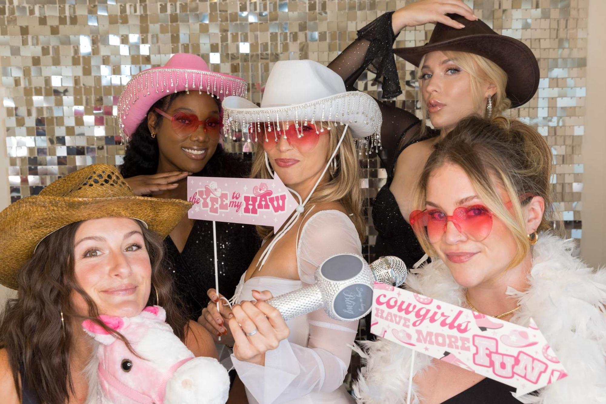 36 Guests On Music Row Bachelorette Glam 5 Minutes To Downtown * Nashville