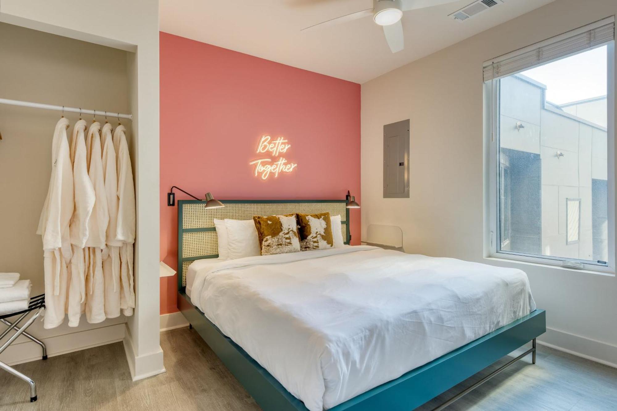 Holiday home 36 Guests On Music Row Bachelorette Glam 5 Minutes To Downtown *