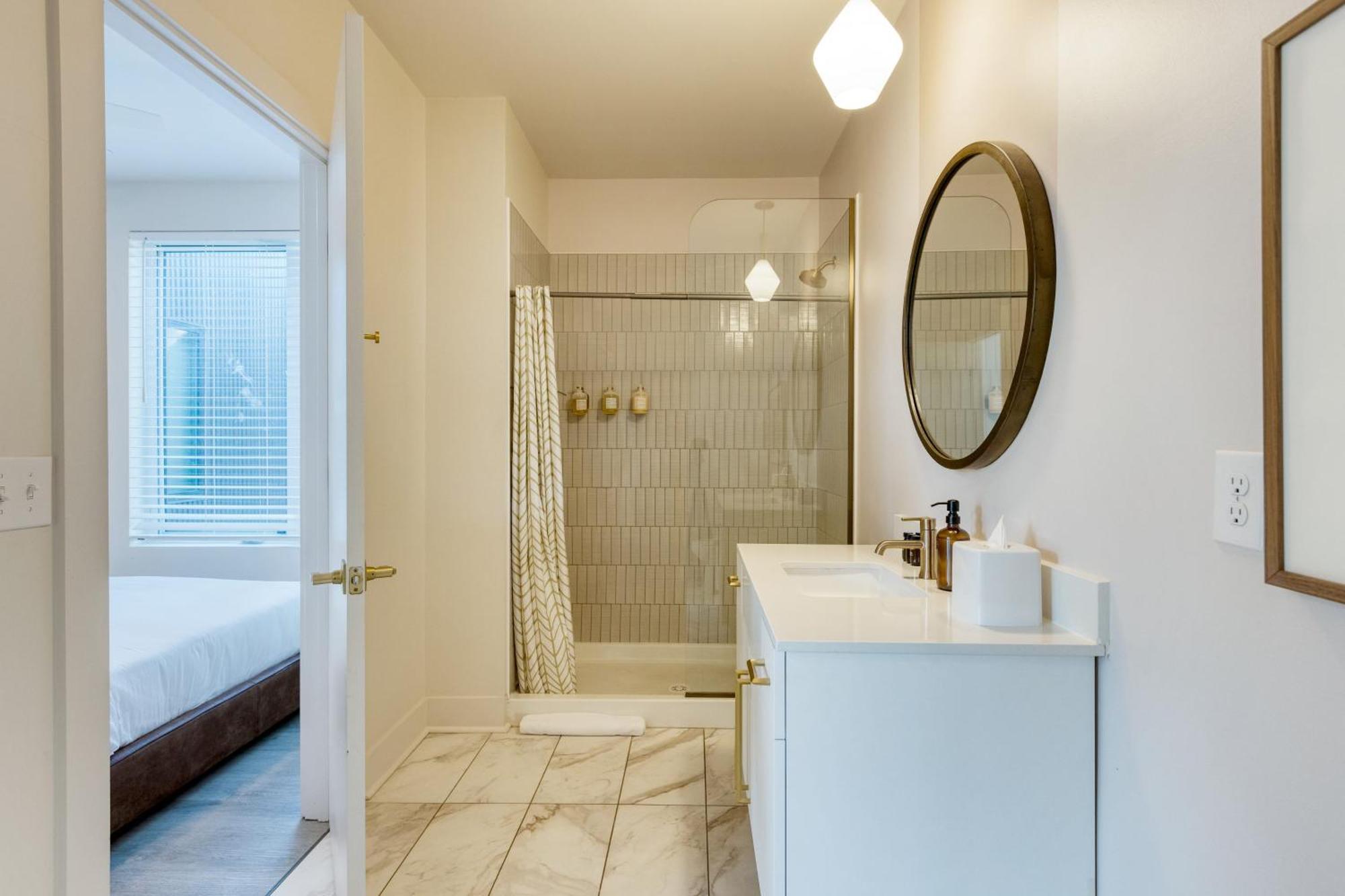 36 Guests On Music Row Bachelorette Glam 5 Minutes To Downtown * Nashville