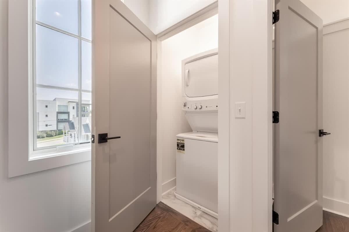 Two Side By Side Homes - Min To Vandy 3min To Bars * Nashville
