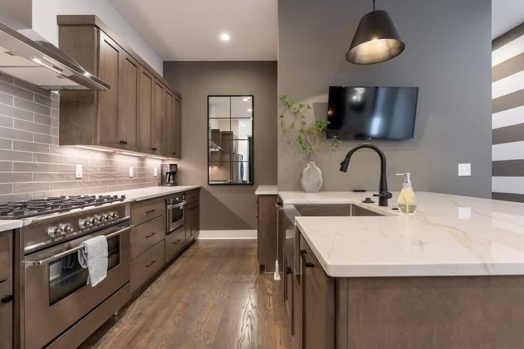 Two Side By Side Homes - Min To Vandy 3min To Bars Holiday home