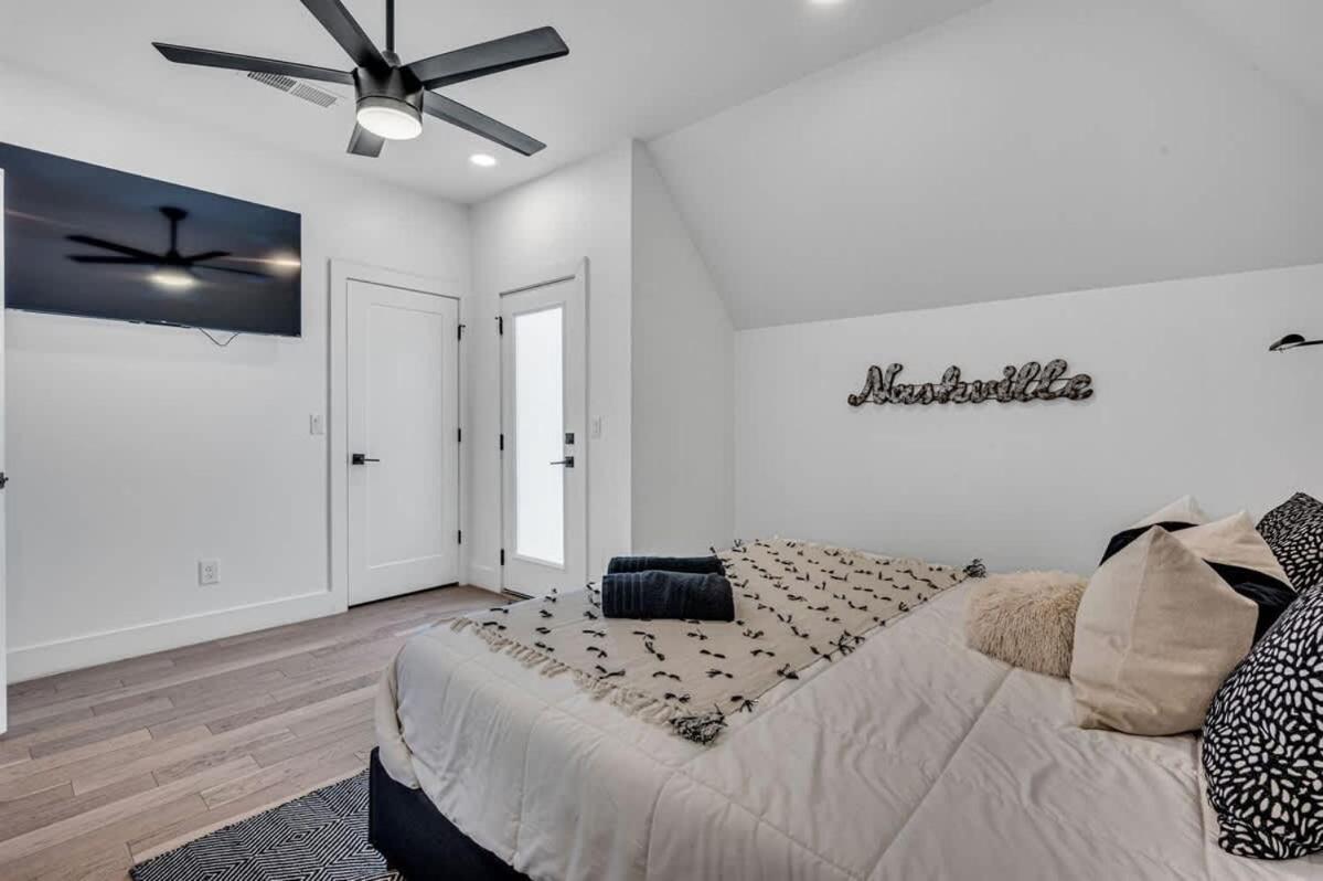 2 Homes - Sleeps 15 Guests - 2 Miles To Honky Tonks Nashville