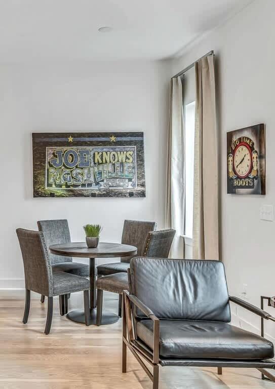 Scovel Row Retreat-rooftop Views Near Broadway *