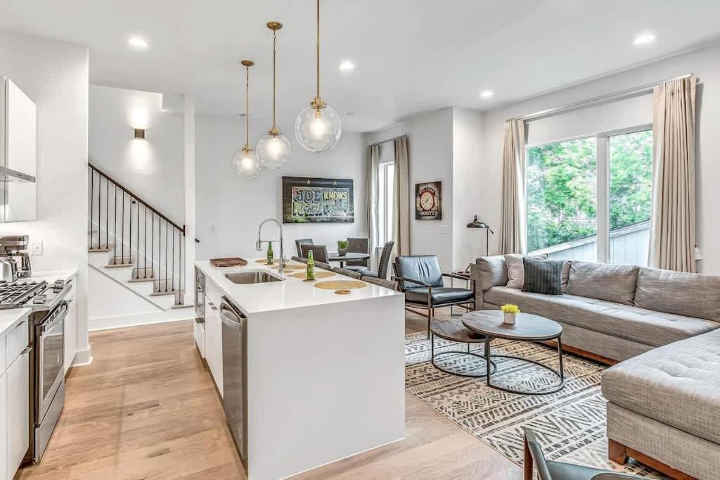 Scovel Row Retreat-rooftop Views Near Broadway